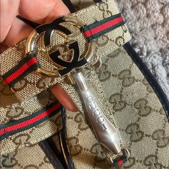 Gucci Tan and Black Logo Sandals. Size 38. - Picture 11 of 11